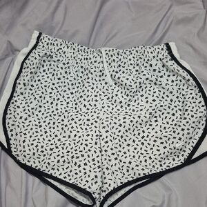 Nike Dri-FIT White and Black Shorts Size Large